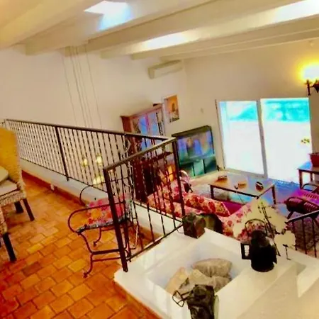Villa La Rose בית הארחה *